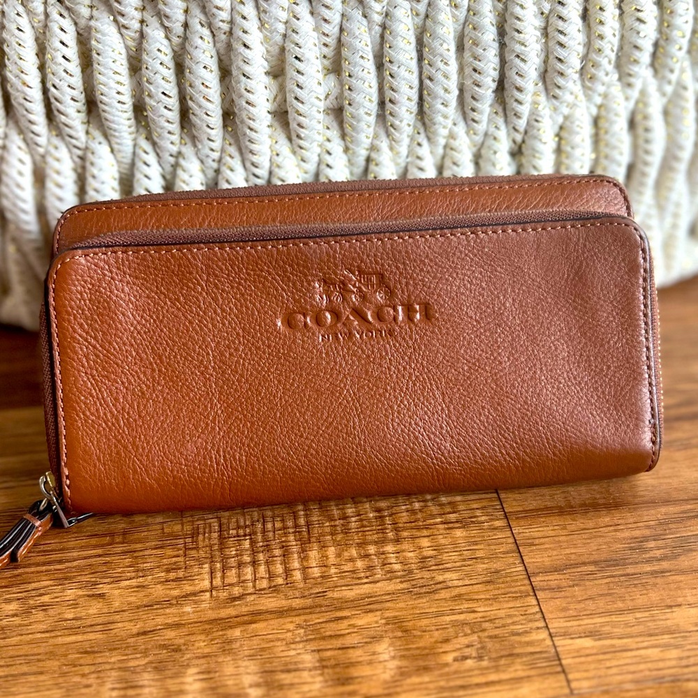 Coach Double Zip Wristlet Wallet - EUC